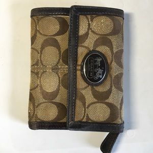 Coach Signature Trifold Snap Wallet